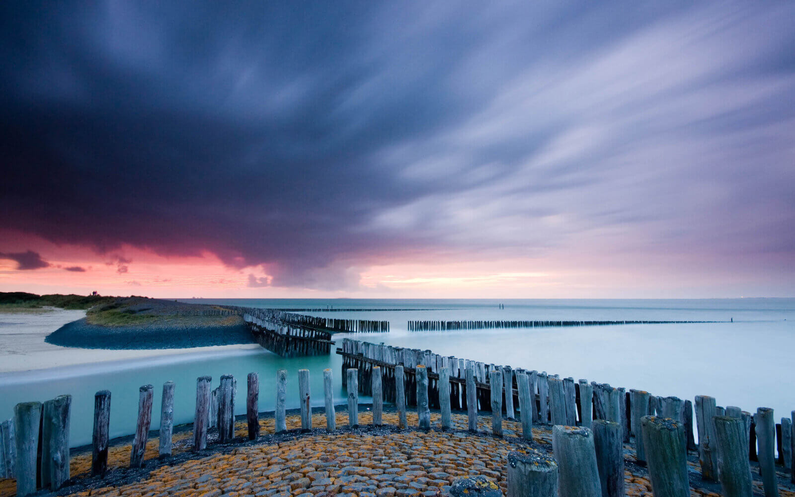 Lange sluitertijd foto van het Killetje bij de kust van Breskens en Nieuwesluis.