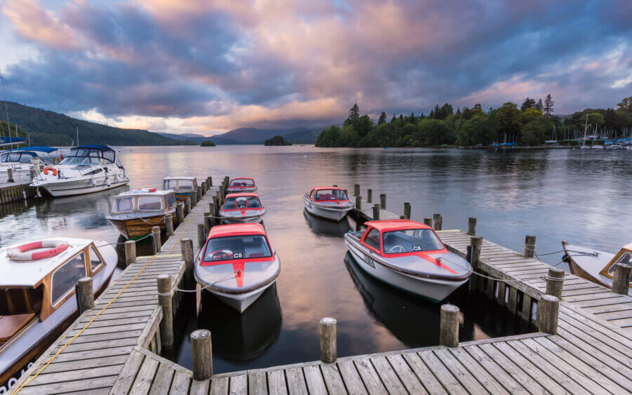 Aan het einde van een prachtige dag bij het Windermere in het Lake District, Cumbria.